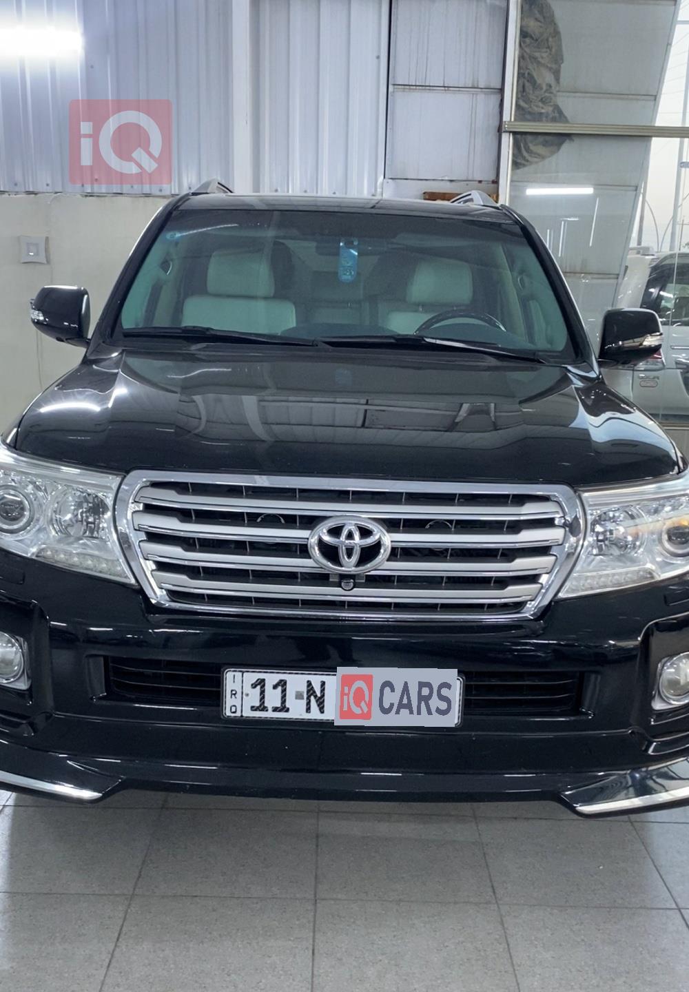 تۆیۆتا لاند کروزەر